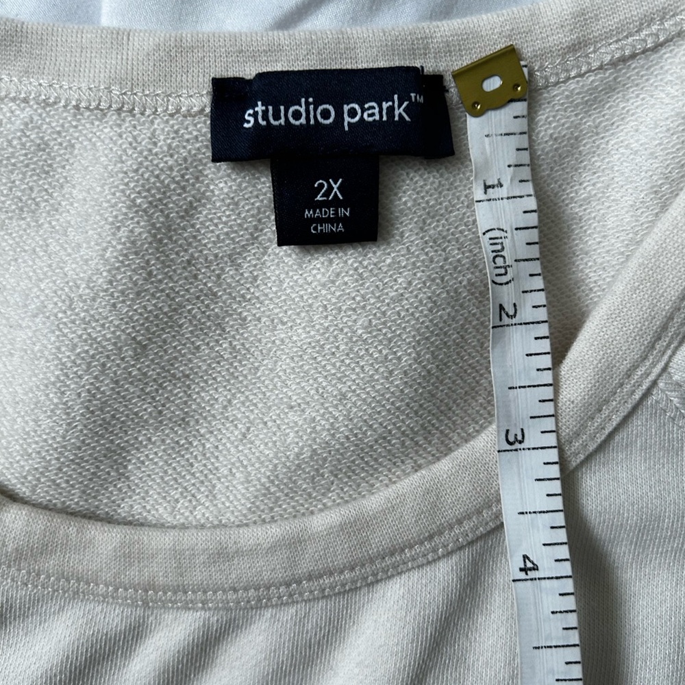 Studies park top
